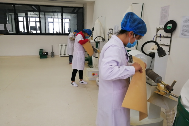 我校假肢矫形实训中心建成并投入使用